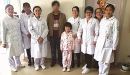 婦科成功完成小兒腹腔鏡輔助巨大卵巢畸胎瘤剝除術(shù)